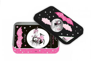 ISADORA MOON. UN MGICO COFRE LLENO DE LIBROS Y PURPURINA!