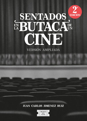 SENTADOS EN LA BUTACA DE UN CINE