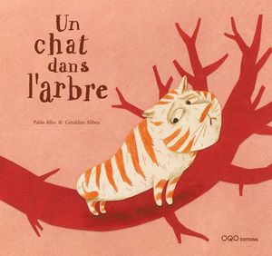 UN CHAT DANS L'ARBRE